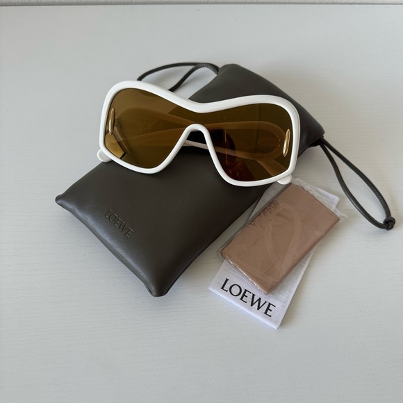 New! Loewe Wave Sunglasses, White/Gold, LW40131I 25G, Authentic - Picture 3 of 9